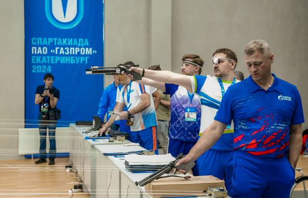 Спартакиада 2024, целится в мишень Алексей Гавриленко