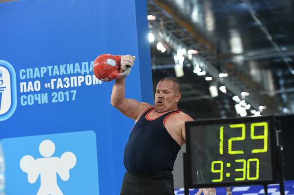 Гиревой спорт. Тимофей Шатров, ветеран ООО «Газпром трансгаз Югорск», участник XII летней Спартакиаде ПАО «Газпром» в Сочи (2017 г.)