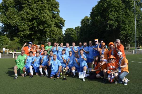 Общее фото победителей, команды и болельщики, Gazprom Germania Cup 2015, г. Берлин